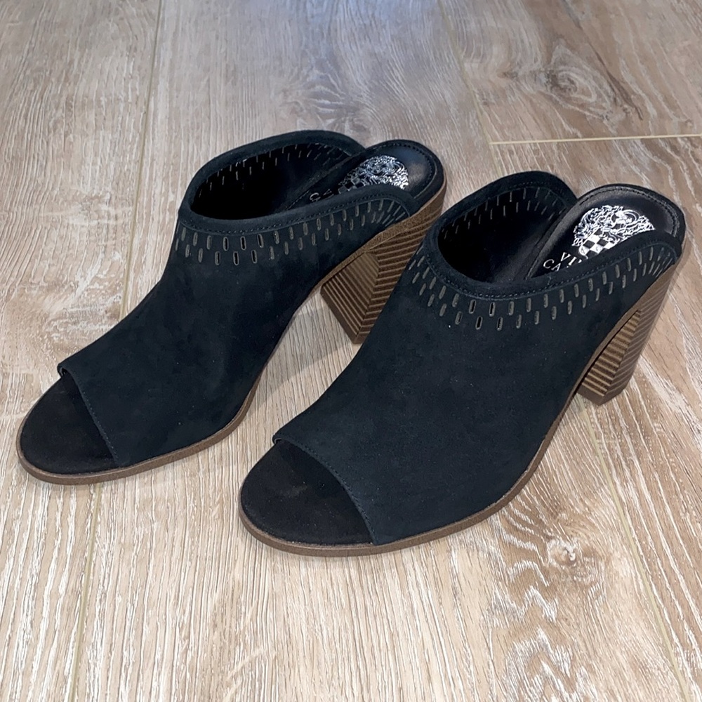 NWT Vince Camuto Merlyna Black Suede Peep Toe Heel 7.5 M
